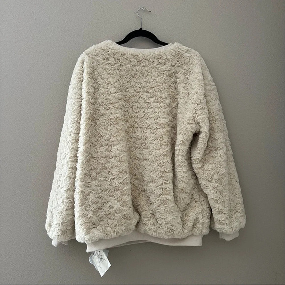 J.ING Fur Sweater with Chain Detail NWT - Picture 2 of 7